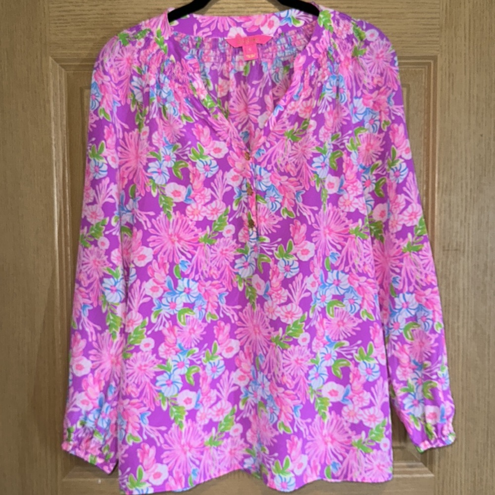 Lilly Pulitzer Elsa silk top “Amethyst Moms the Word” print EEUC - Picture 4 of 10